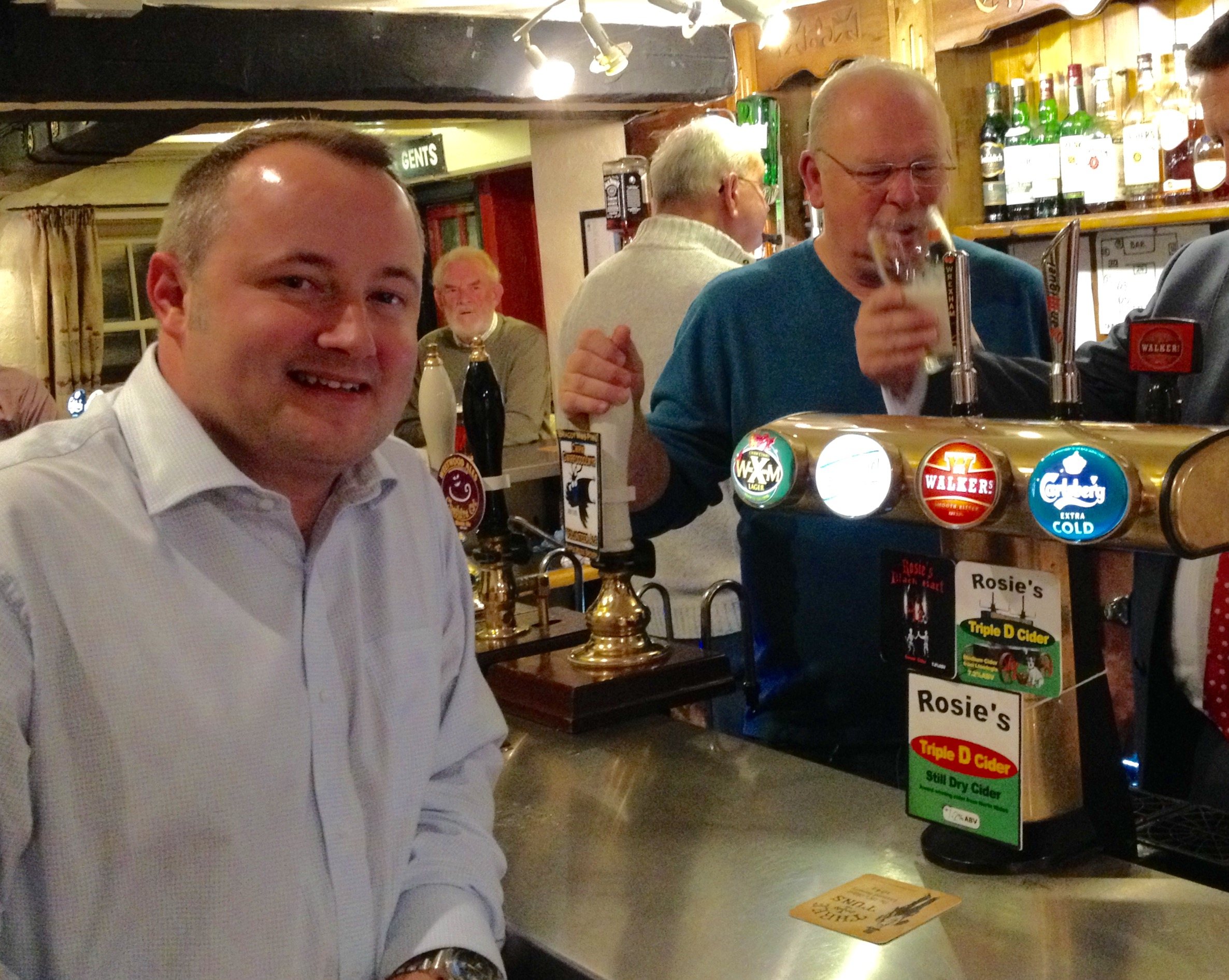 AM Pledges Support For Local Pubs And Brewers | Darren Millar MS