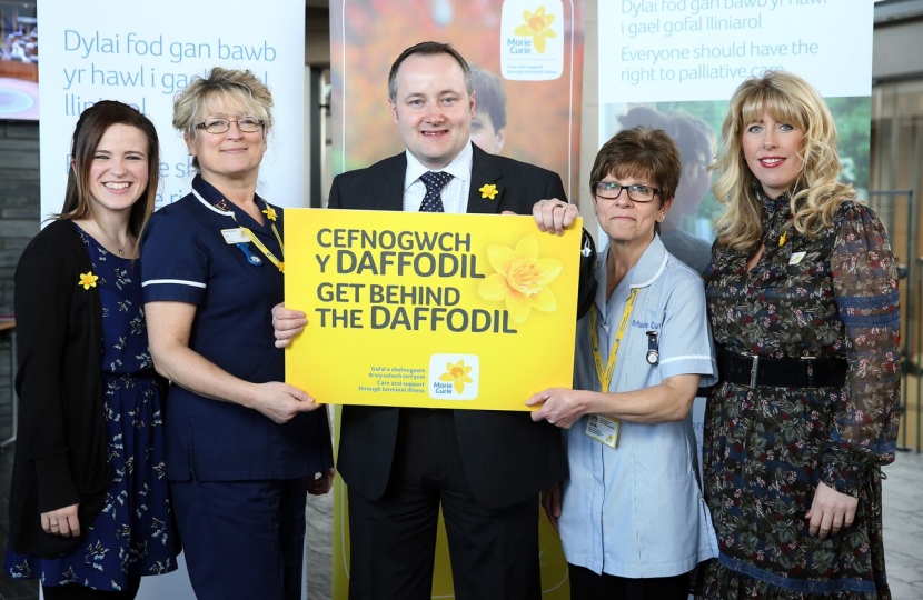 AM pledges to make “every daffodil count” for Marie Curie this February