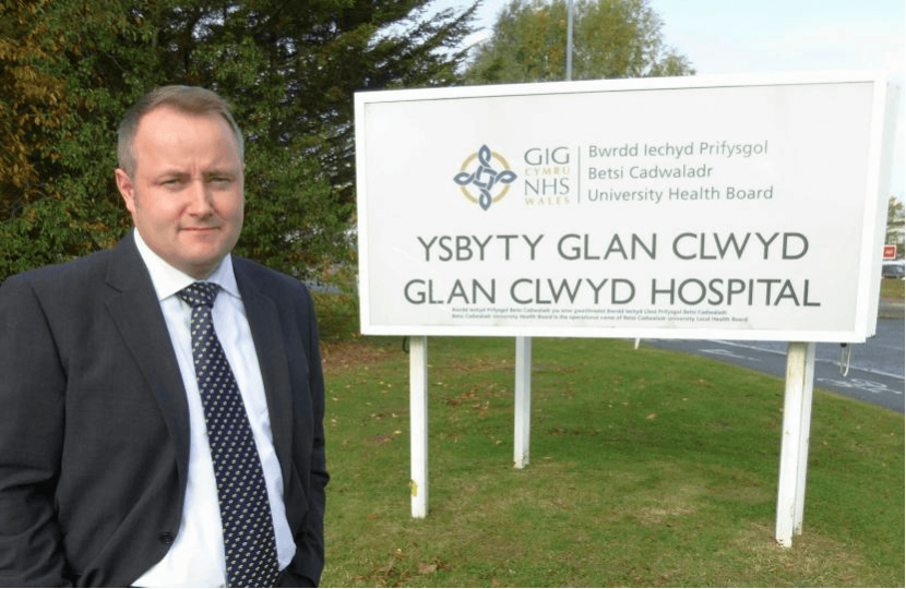 Darren Millar visits Ysbyty Glan Clwyd