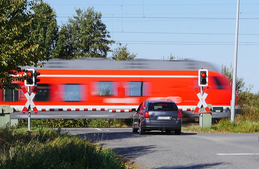 "Stay safe at level crossings" 