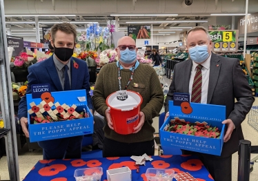 Abergele shoppers thanked for generous donations for Armed Forces community